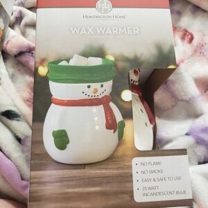 Huntington Home Festive Snowman Wax Warmer with Green and Red Accents